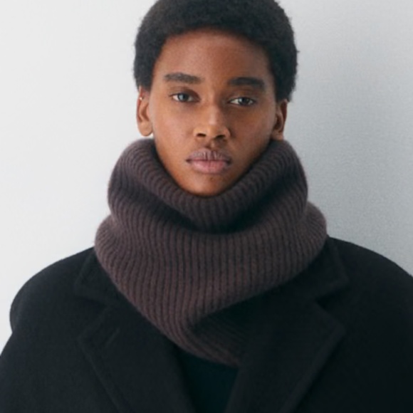 Aritzia Rich Brown Mocha Cashmere Neck Warmer - Picture 7 of 7
